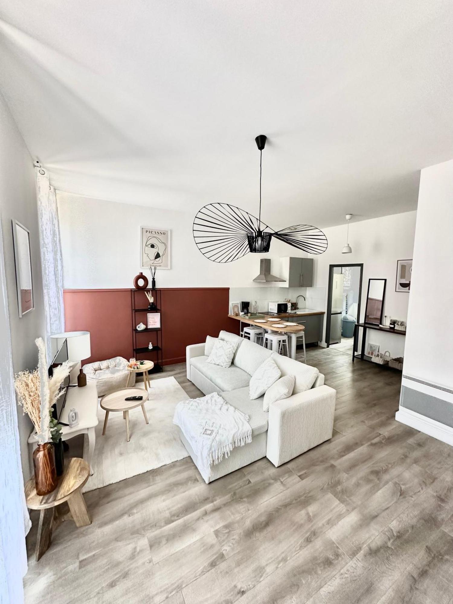 Residence Le Magenta Centre De Laval Proche Gare Экстерьер фото